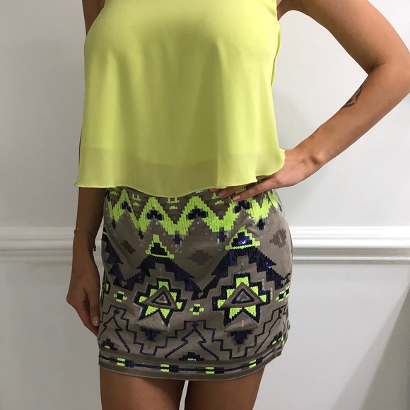 EXPRESS Mini Sequin Skirt - Picture 2 of 7